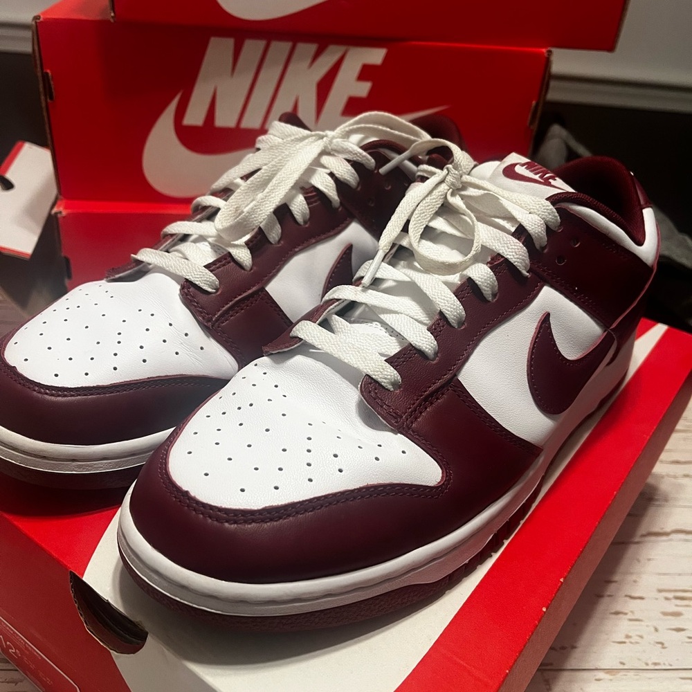 Nike White and Red Sneakers Classic Dunk Design